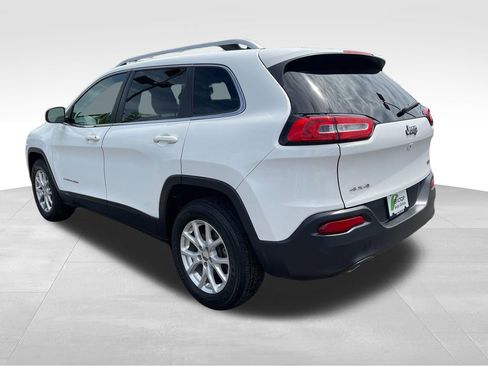 Used 2017 Jeep Cherokee Latitude w/ True North Edition AWD/4WD image 5