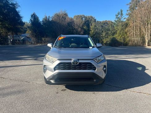 Used 2020 Toyota RAV4 XLE Premium image 2