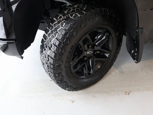 Used 2024 Chevrolet Silverado 1500 LT Trail Boss w/ Convenience Package II image 43