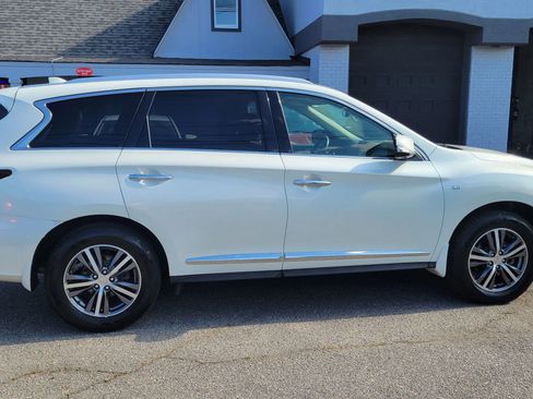 Used 2019 INFINITI QX60 Luxe w/ Essential Package AWD/4WD image 5
