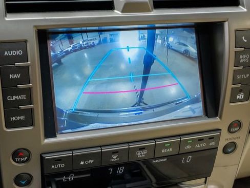 Used 2014 Lexus GX 460 Luxury image 32