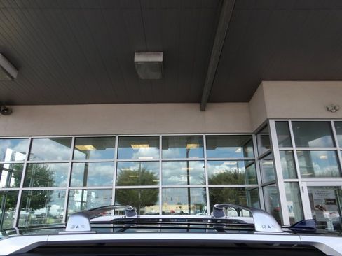 Certified 2023 Nissan Pathfinder SL w/ Black Appearance Package image 17