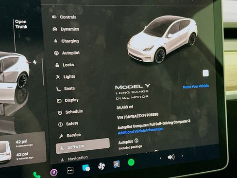 Used 2023 Tesla Model Y Long Range image 19