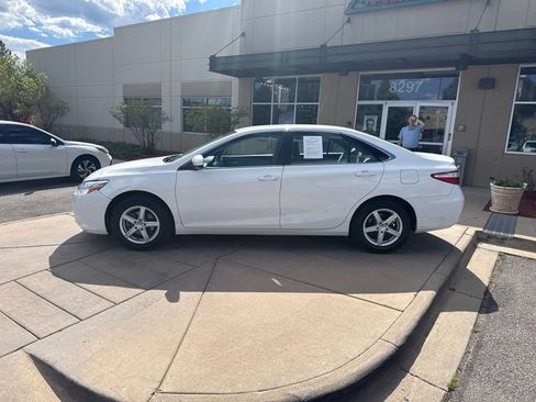 Used 2017 Toyota Camry LE FWD image 8