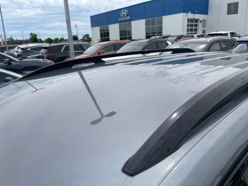 Used 2019 GMC Terrain SLE w/ Driver Convenience Package FWD image 9