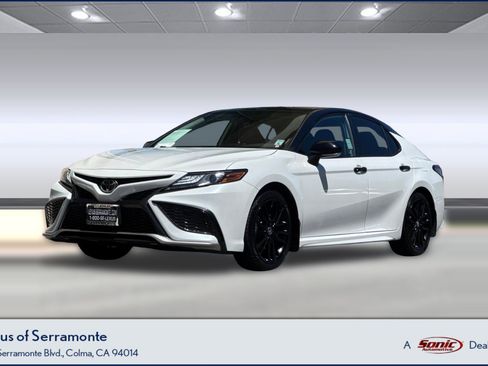 Used 2023 Toyota Camry XSE FWD image 1
