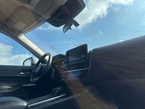 Used 2022 Nissan Pathfinder SV FWD image 27