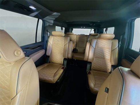 Used 2021 Cadillac Escalade ESV Sport w/ LPO, ONYX Package image 25