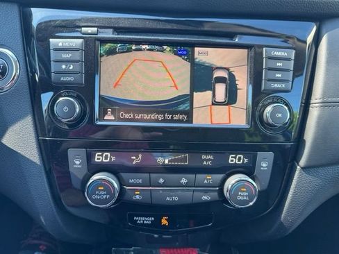 Used 2020 Nissan Rogue SL AWD/4WD image 26