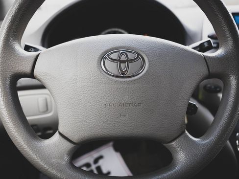 Used 2006 Toyota Sienna CE image 7