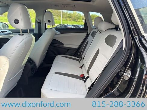 New 2026 Volkswagen Taos SE AWD/4WD image 22