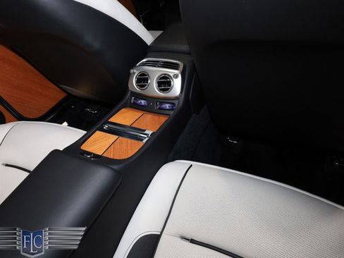 Used 2017 Rolls-Royce Dawn RWD image 26
