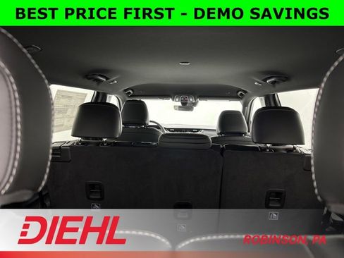 New 2025 Jeep Grand Cherokee L Limited w/ Black Appearance Package AWD/4WD image 10
