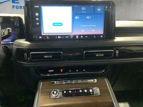 Used 2025 Lincoln Aviator Reserve w/ Illumination Package image 17