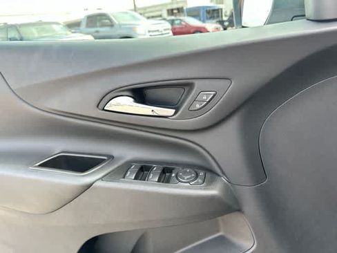 Used 2022 Chevrolet Equinox LT w/ LPO, Floor Liner Package AWD/4WD image 16