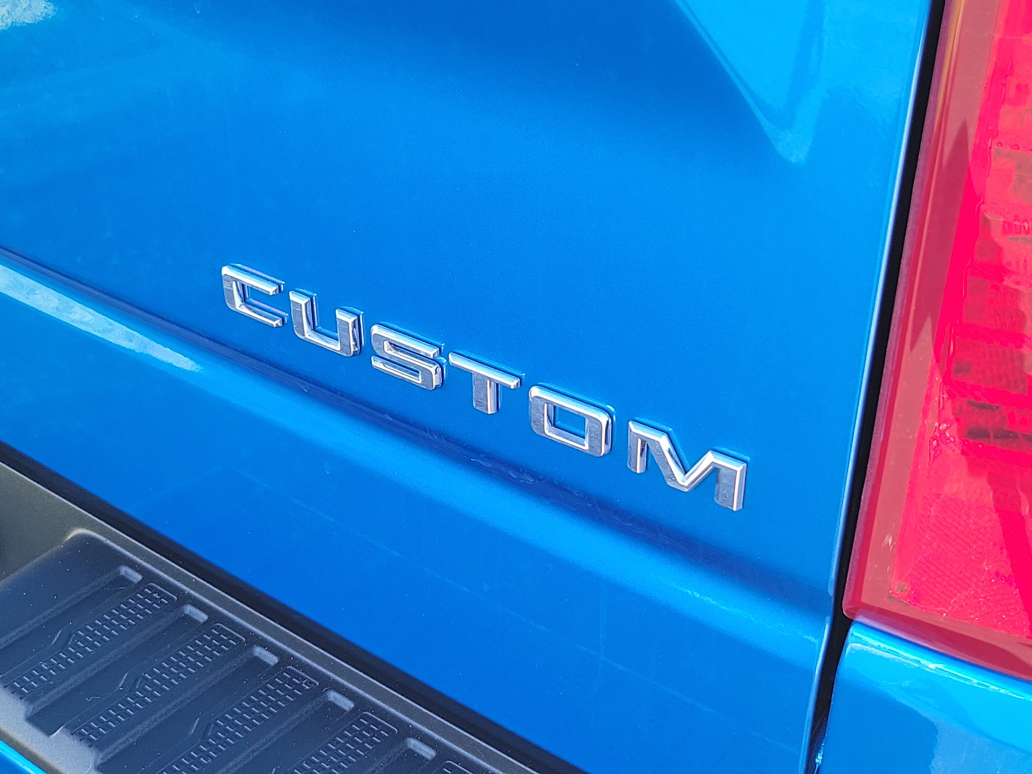 Used 2024 Chevrolet Silverado 1500 Custom RWD image 5