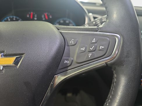 Used 2018 Chevrolet Equinox LT FWD image 15