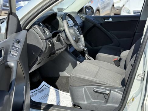 Used 2012 Volkswagen Tiguan S image 11