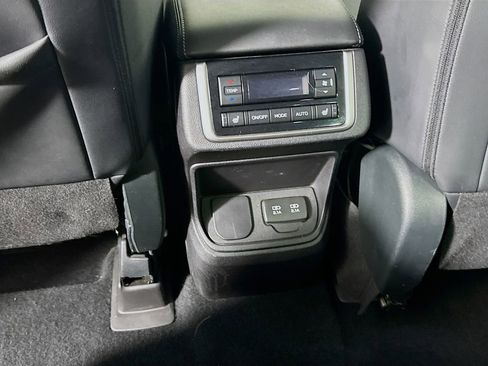 Used 2019 Subaru Ascent Limited AWD/4WD image 28