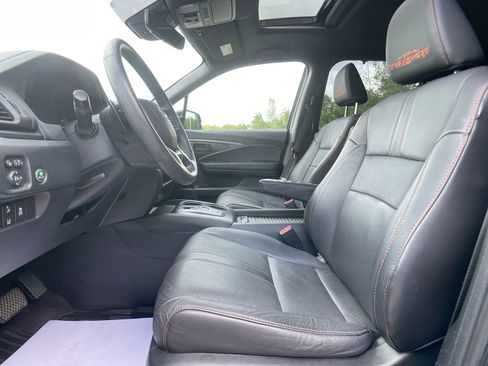 Used 2023 Honda Passport TrailSport image 12