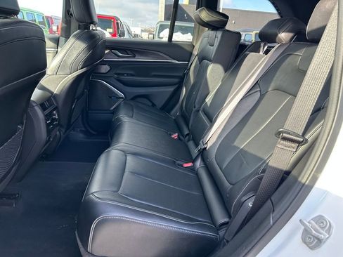 Used 2022 Jeep Grand Cherokee Overland image 24