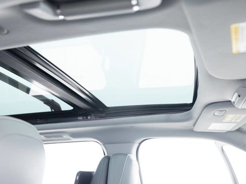 Used 2018 Lincoln Navigator Reserve w/ Technology Package image 34