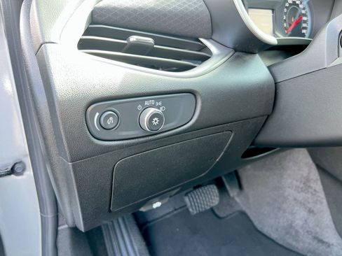 Used 2024 Chevrolet Malibu LT FWD image 16