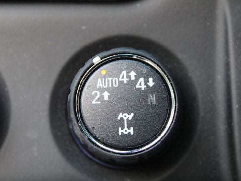 Used 2019 Chevrolet Suburban Premier w/ Premier Plus Edition image 28