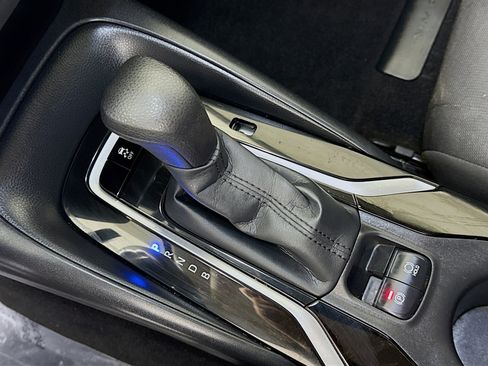 Used 2021 Toyota Corolla LE image 20