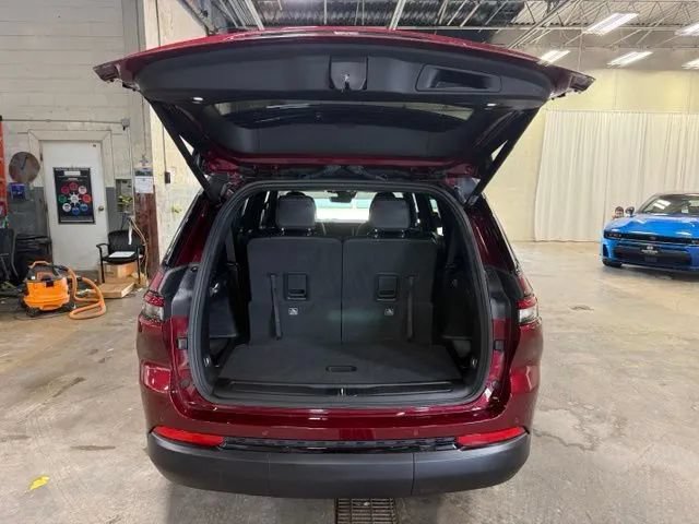 Used 2025 Jeep Grand Cherokee L Laredo AWD/4WD image 25