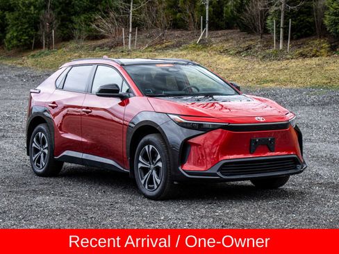 Used 2023 Toyota bZ4X XLE AWD/4WD image 10