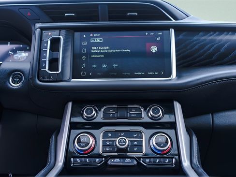 Used 2023 GMC Yukon Denali w/ Denali Reserve Package image 14