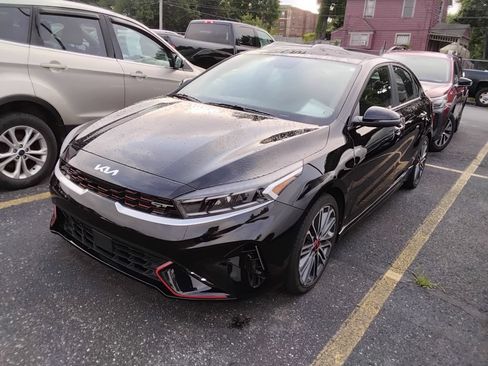 Used 2023 Kia Forte GT w/ GT2 Package FWD image 2