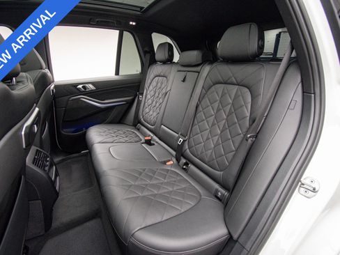 Used 2024 BMW X5 xDrive40i w/ M Sport Package AWD/4WD image 12