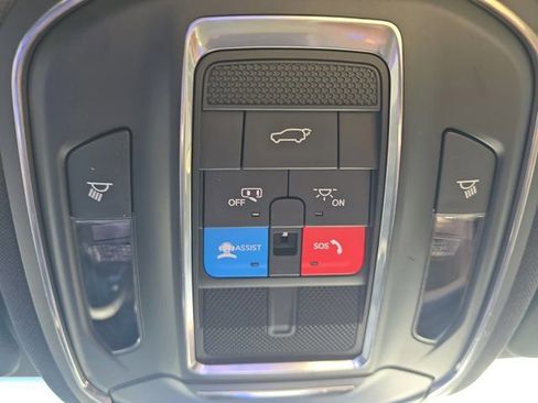 Used 2025 Jeep Grand Cherokee L Limited image 41