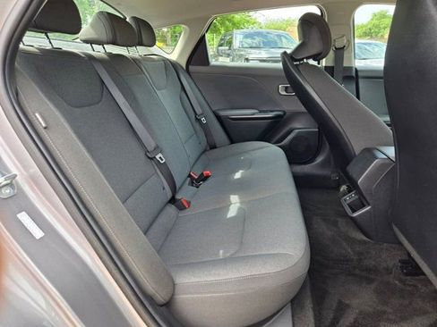 Used 2025 Kia K4 LXS image 26