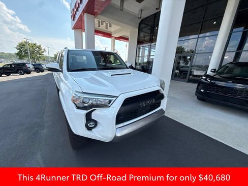 Used 2021 Toyota 4Runner TRD Off-Road Premium w/ Moonroof Package AWD/4WD image 3