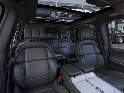 New 2026 Lincoln Navigator Reserve AWD/4WD image 10
