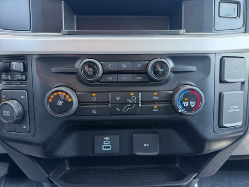 Used 2024 Ford F250 XLT AWD/4WD image 17
