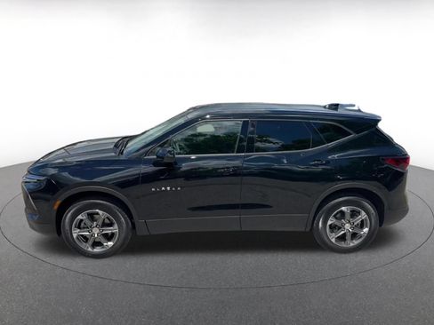 Used 2025 Chevrolet Blazer LT FWD image 9