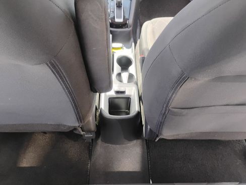 Used 2020 Nissan Kicks S image 40