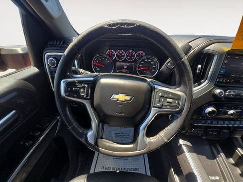 Used 2022 Chevrolet Silverado 2500 LTZ w/ LTZ Convenience Package AWD/4WD image 11