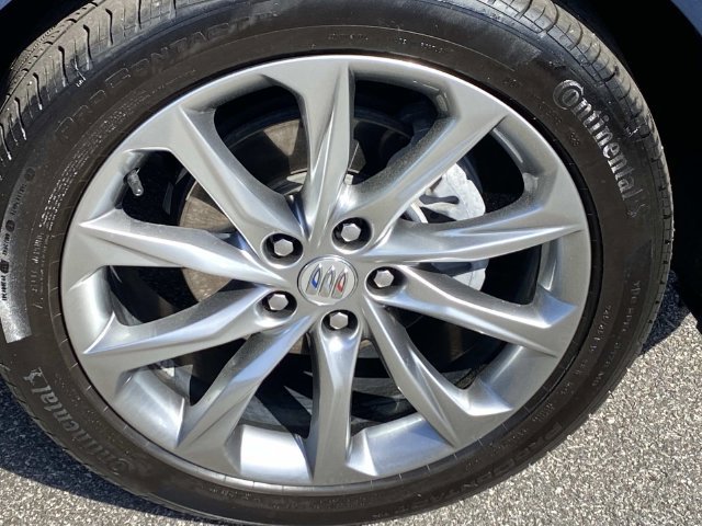 Used 2024 Buick Encore GX Avenir w/ Avenir Technology Package FWD image 32