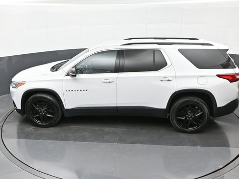 Used 2021 Chevrolet Traverse LT w/ LPO, Blackout Package image 38