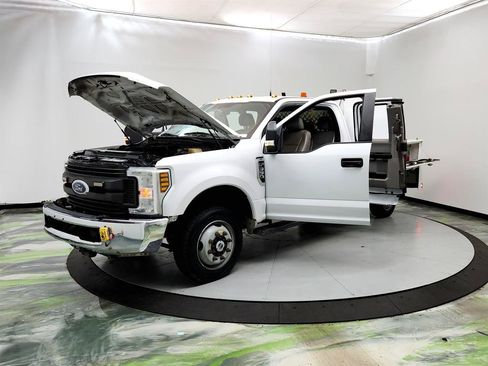 Used 2018 Ford F350 XL AWD/4WD image 9
