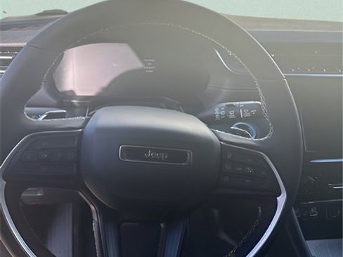 New 2025 Jeep Grand Cherokee L Altitude image 25