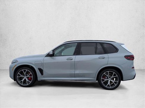 New 2026 BMW X5 xDrive50e image 5