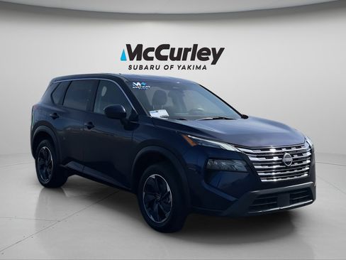 Used 2024 Nissan Rogue SV image 7