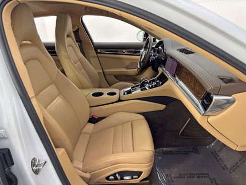 Used 2021 Porsche Panamera 4S w/ Premium Package image 16