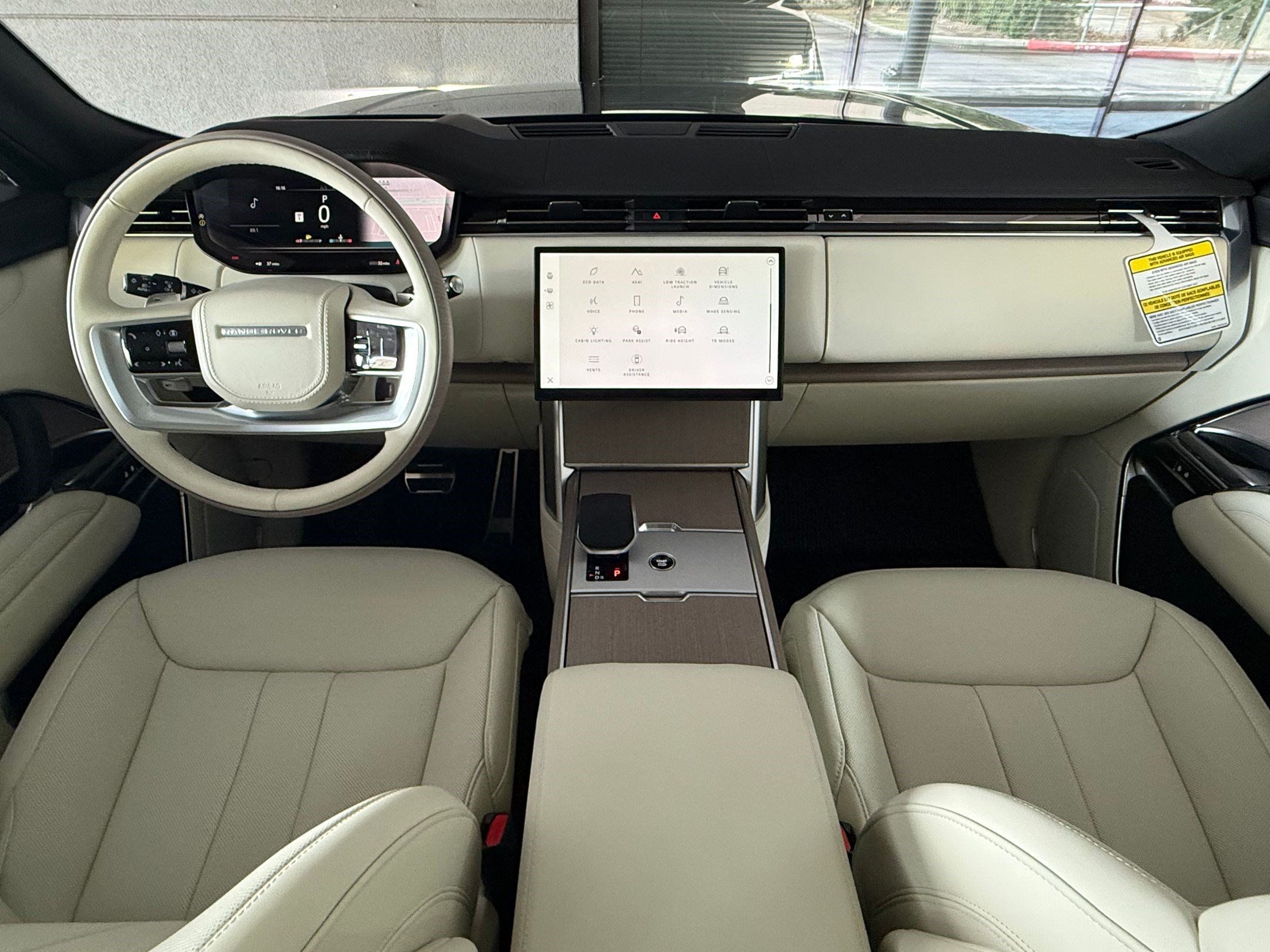 New 2026 Land Rover Range Rover Long Wheelbase SE AWD/4WD image 15